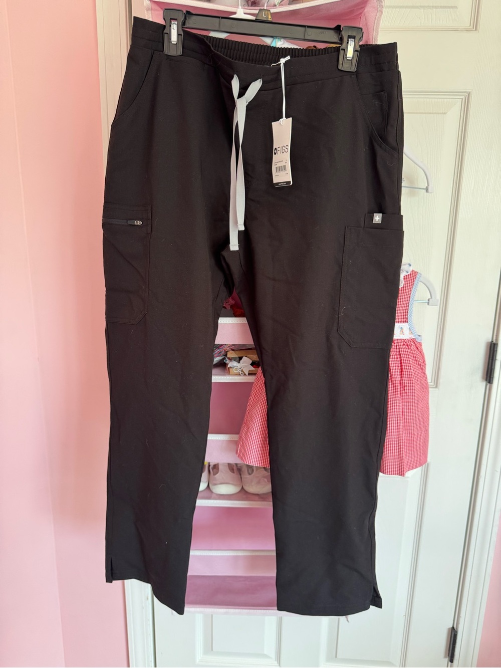 Figs women’s Black Cargo Scrub Pants with White Drawstring large Petite